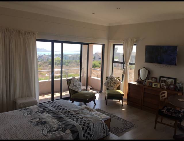 5 BEDROOM FREEHOLD FOR SALE IN MYBURGH PARK